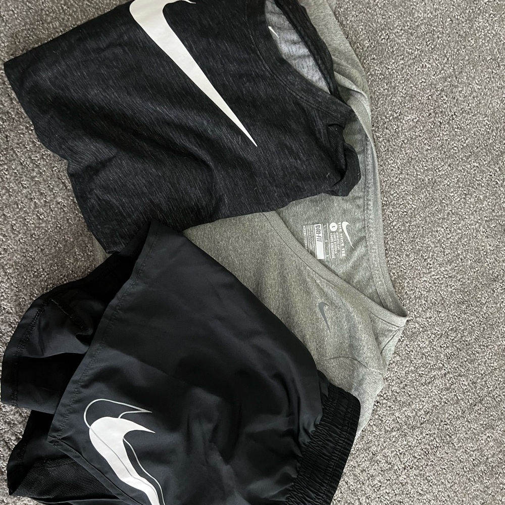 Nike Black and Gray Athletic Set